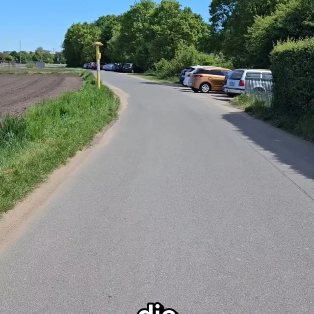Wer aufhört, nur gegen die Dunkelheit zu kämpfen, beginnt, in ihr einen neuen Weg zu erkennen.

Manche Krisen nehmen uns plötzlich jedes Licht und jede Orientierung. Doch genau in dem Moment, in dem wir aufhören, nur gegen diese Dunkelheit zu kämpfen, kann ein neuer Weg entstehen.

Hashtags

#Krise #Dunkelheit #Blindenstock #Orientierung #NeuerWeg #Transformation #KriseAlsChance #Stärke #Wandel #Klarheit
